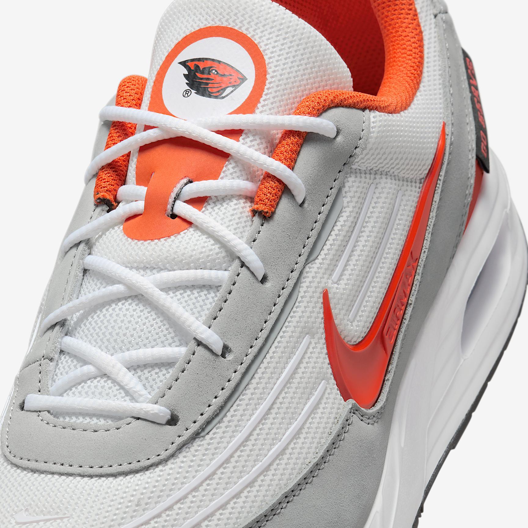 Nike College Air Max Verse (Oregon State) Men's Shoes Product Image