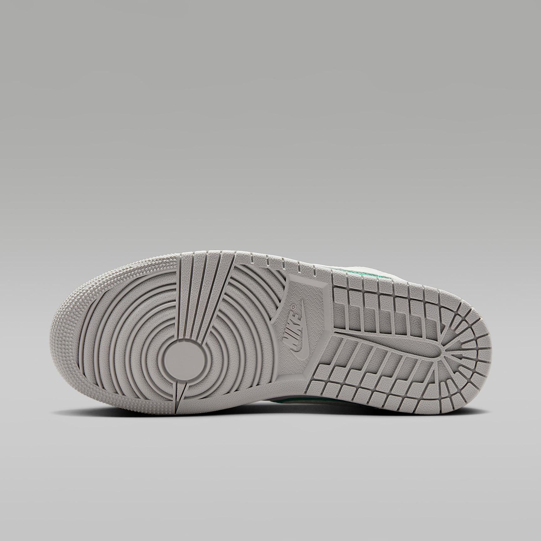 Women's Air Jordan 1 Low SE Shoes Product Image