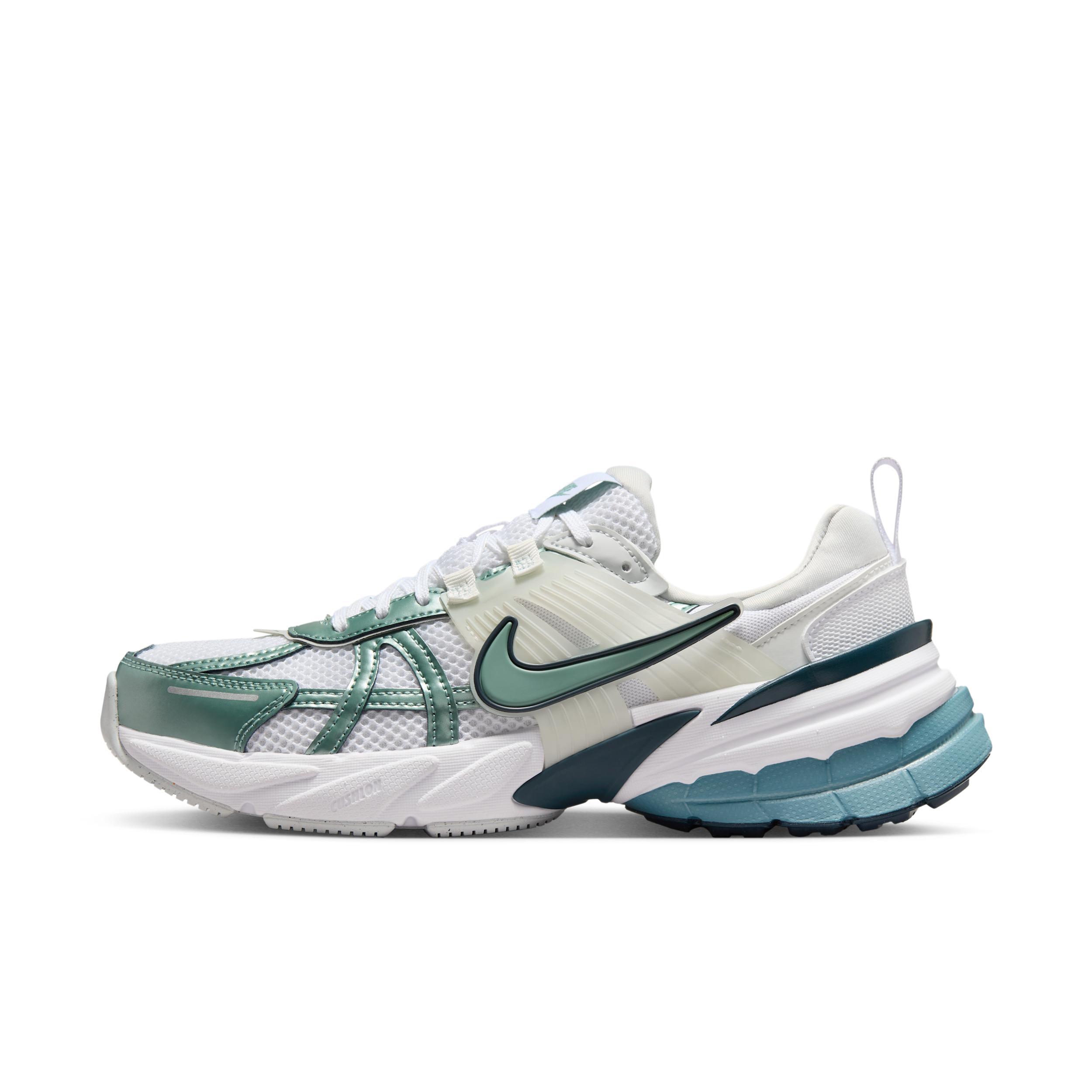 Nike Women's V2K Run Shoes Product Image