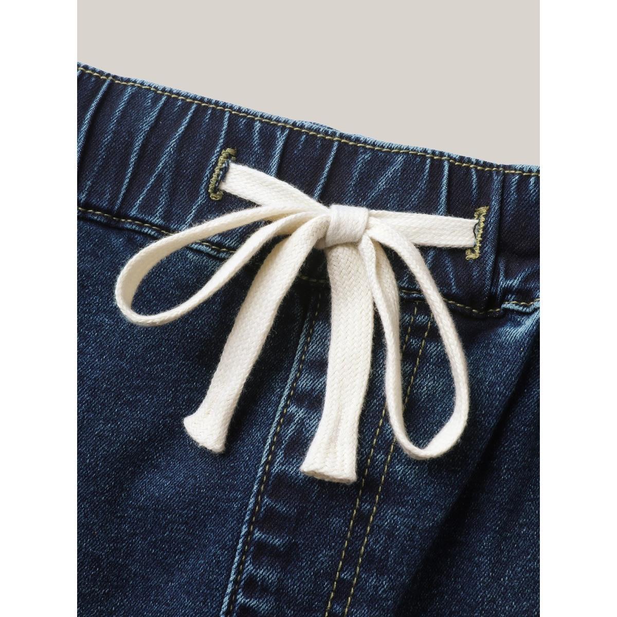 Plus Size Pull-On Elastic Waistband Denim Shorts Women Midblue High stretch Everyday-Casual Slanted pocket Casual Denim Shorts BloomChic 22/3X Product Image