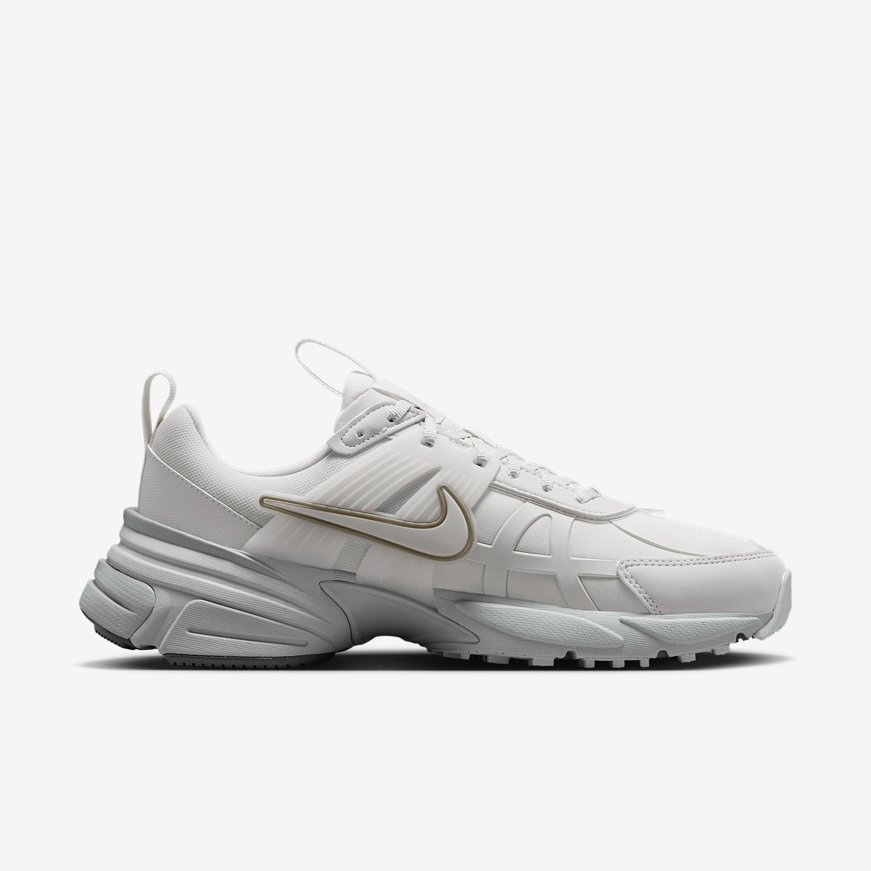 Nike Women's V2K Run GORE-TEX Waterproof Shoes Product Image