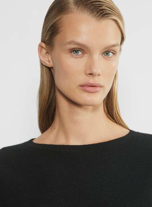 neutra merino wool sweater Product Image