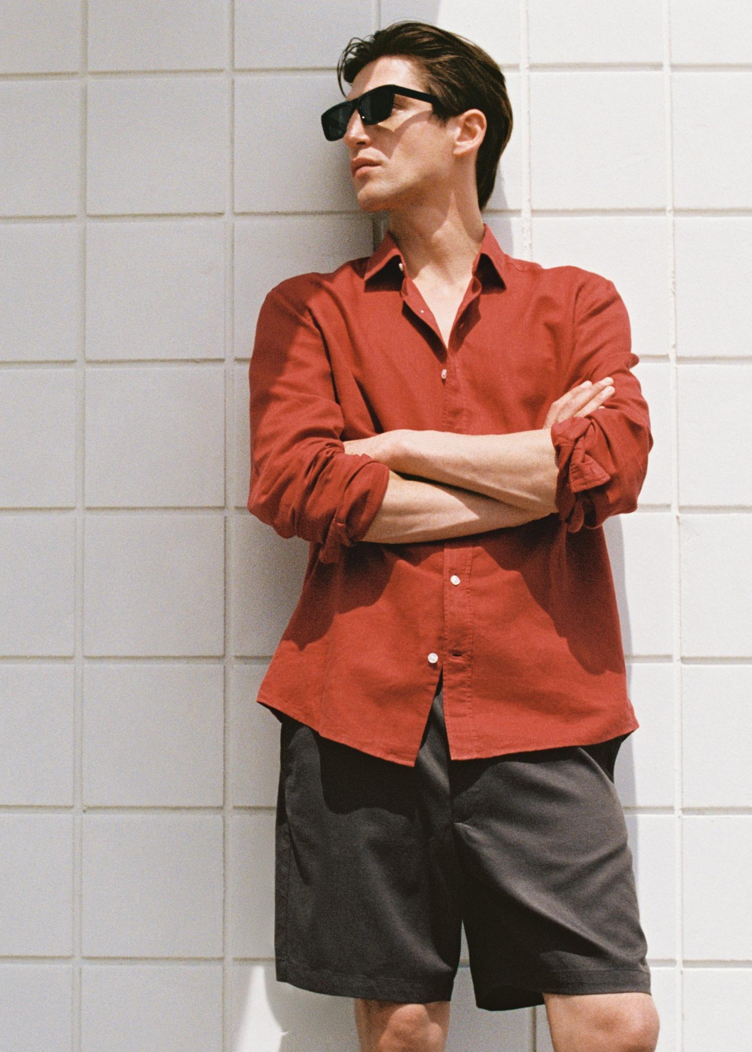 Straight fluid bermuda shorts - Men | MANGO USA Product Image