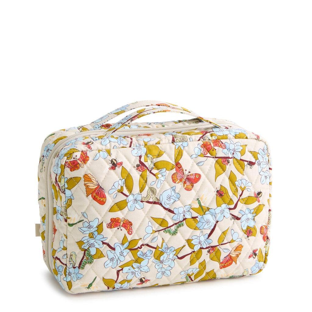 Outlet Essential Hanging Travel Organizer Product Image