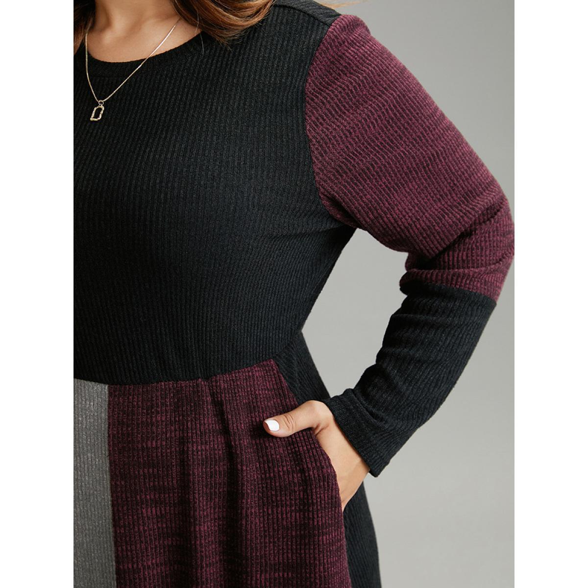 Plus Size Rib Knit Colorblock Contrast Pocket Dress Black Women Casual Rib Knit Round Neck Long Sleeve Curvy Midi Dress BloomChic 28/5X Product Image