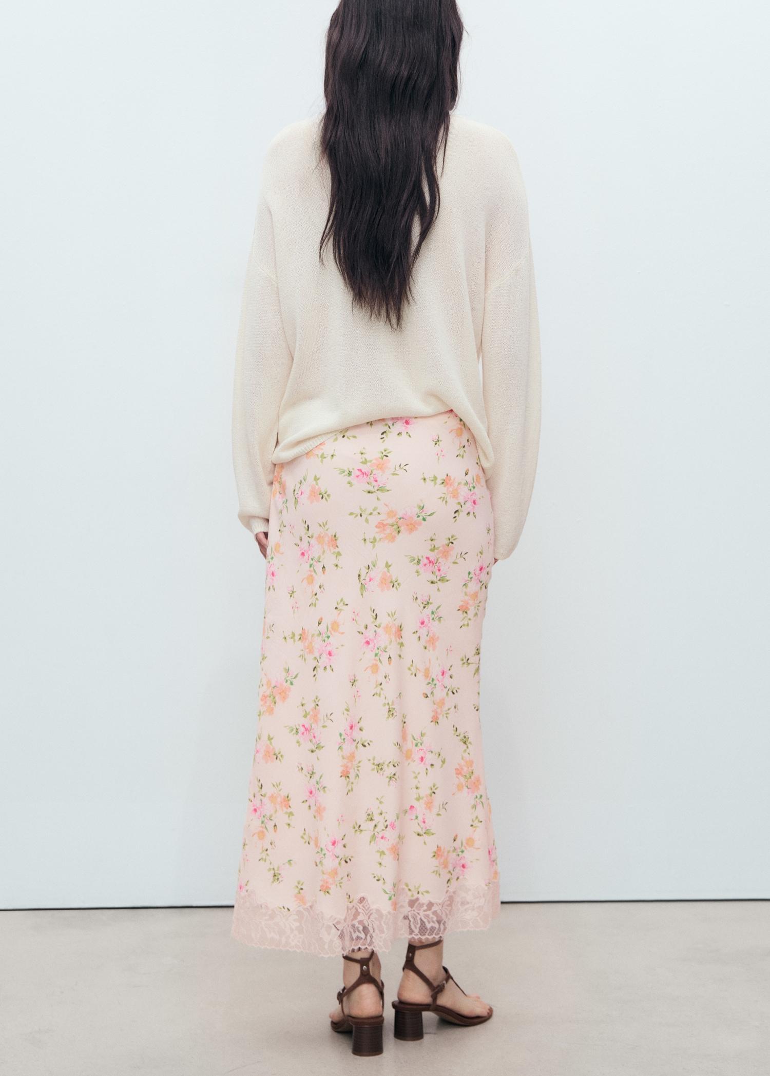 Floral skirt with lace detail - Women | MANGO USA Product Image