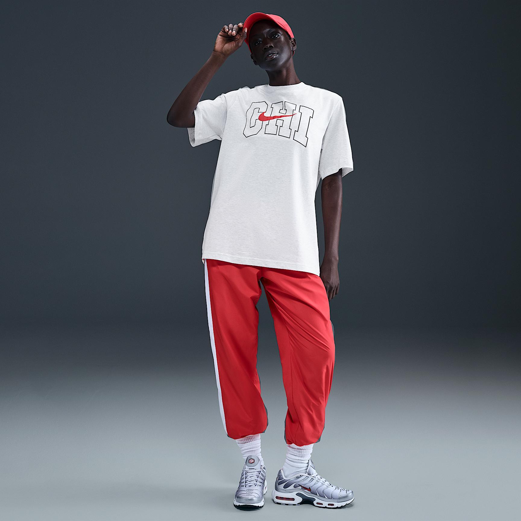 Nike Sportswear Women's Graphic T-Shirt Product Image
