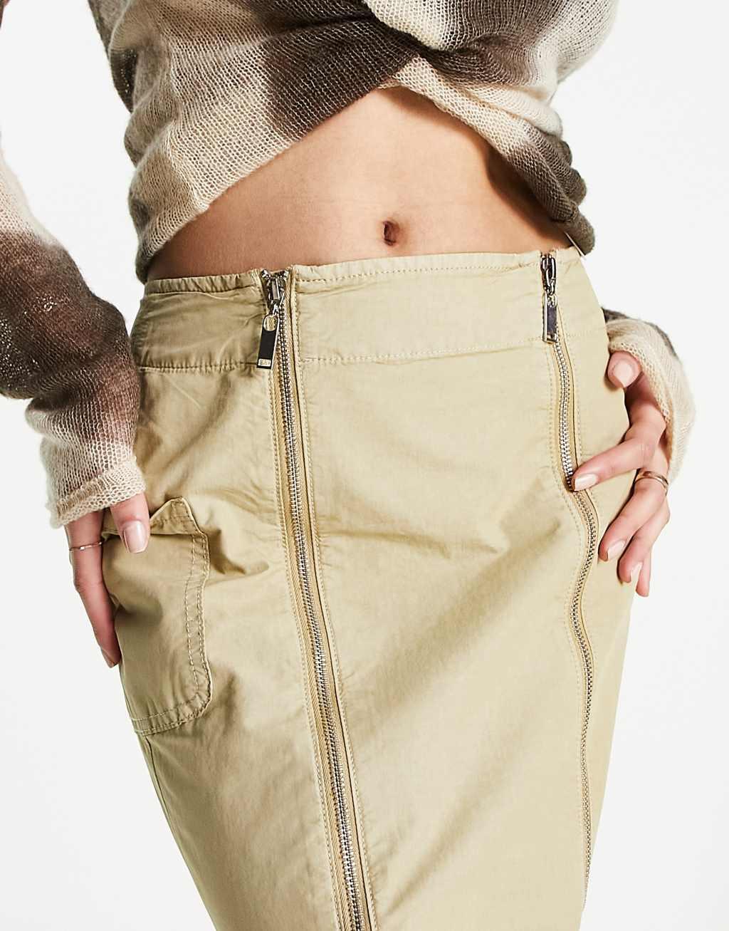 COLLUSION fishtail detail cargo maxi skirt Product Image