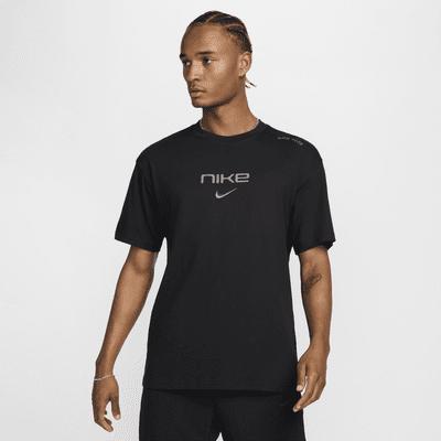 Nike Sportswear Men's Max90 T-Shirt Product Image