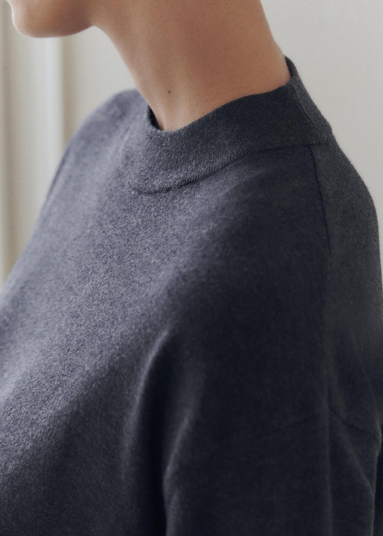 Round-neck knitted sweater - Women | MANGO USA Product Image