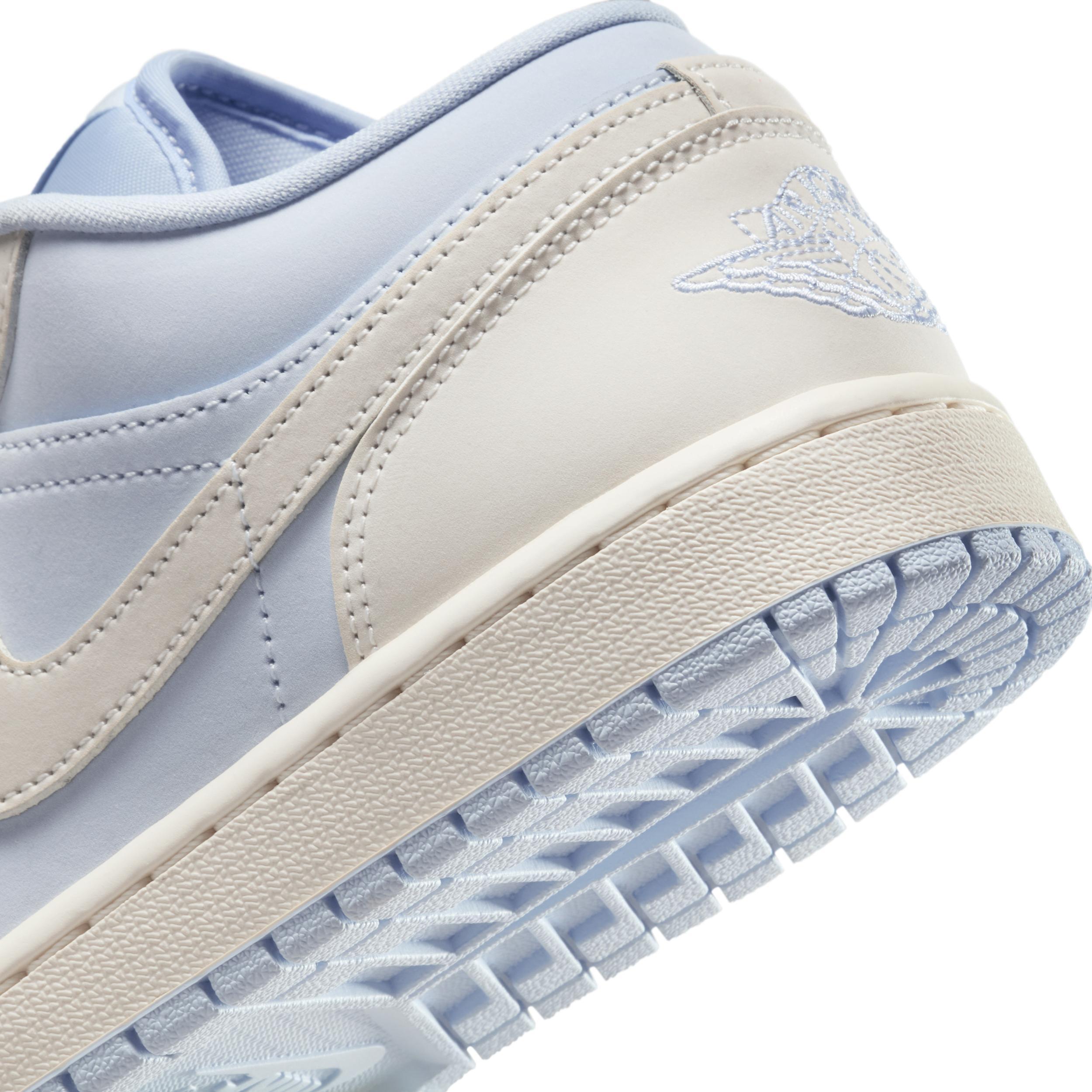 Jordan Womens Air 1 Low SE Casual Shoes Product Image