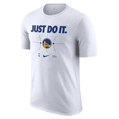 Chicago Bulls Essential Nike Men's NBA T-Shirt Product Image