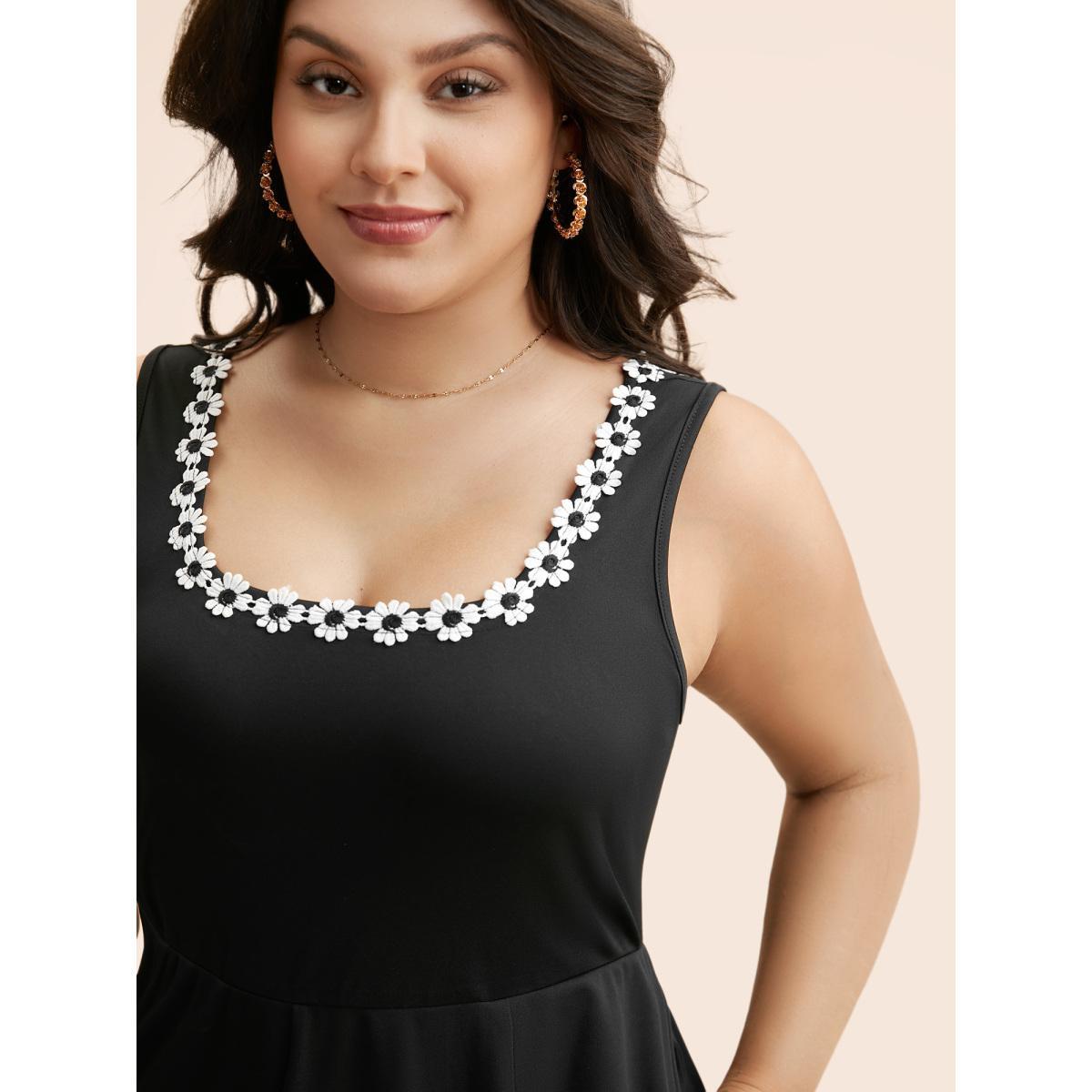Plus Size Black Stereo Flower Design Square Neck Jumpsuit Women Elegant Sleeveless Square Neck Everyday Loose Jumpsuits BloomChic 10/M Product Image