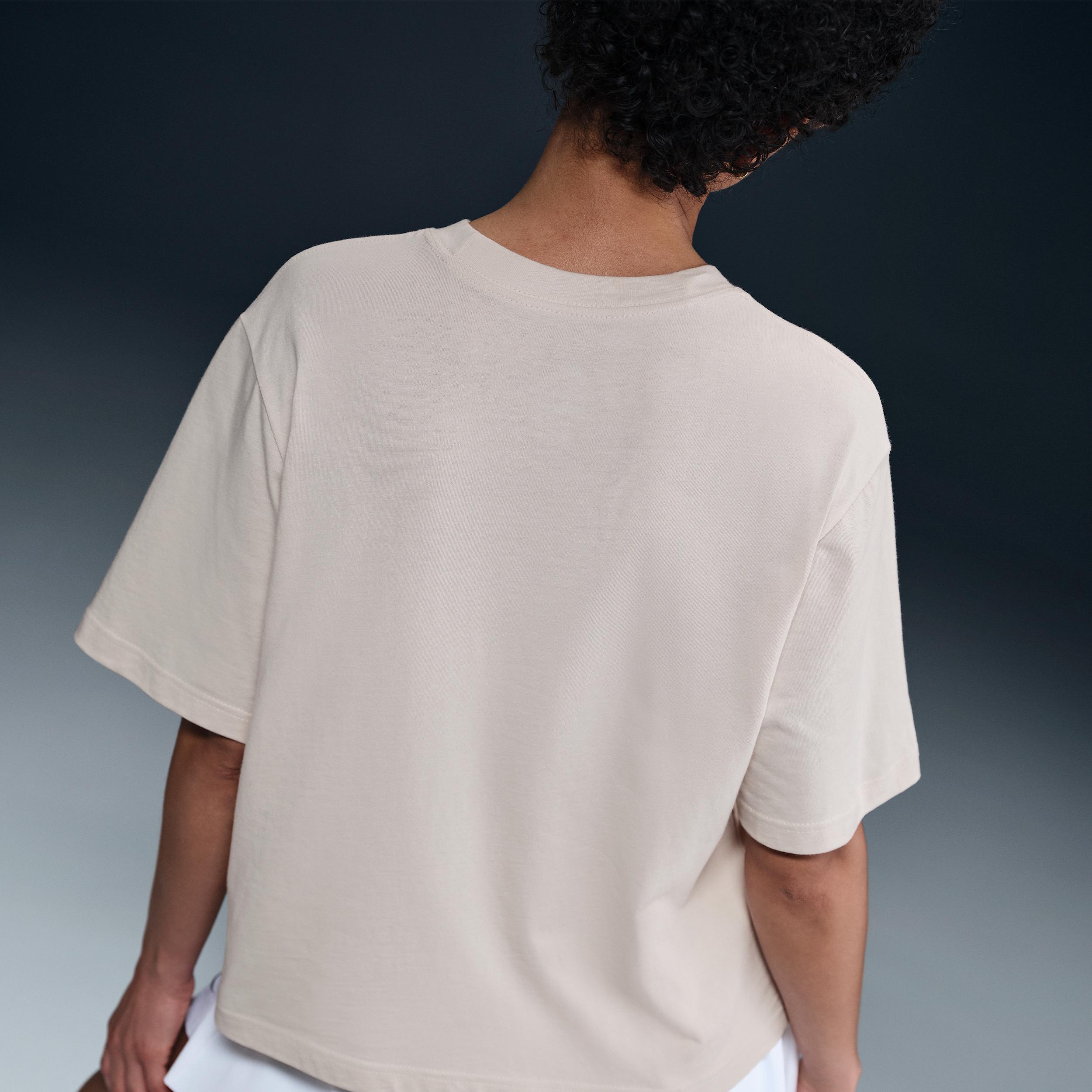 Nike Sportswear Women's Boxy T-Shirt Product Image