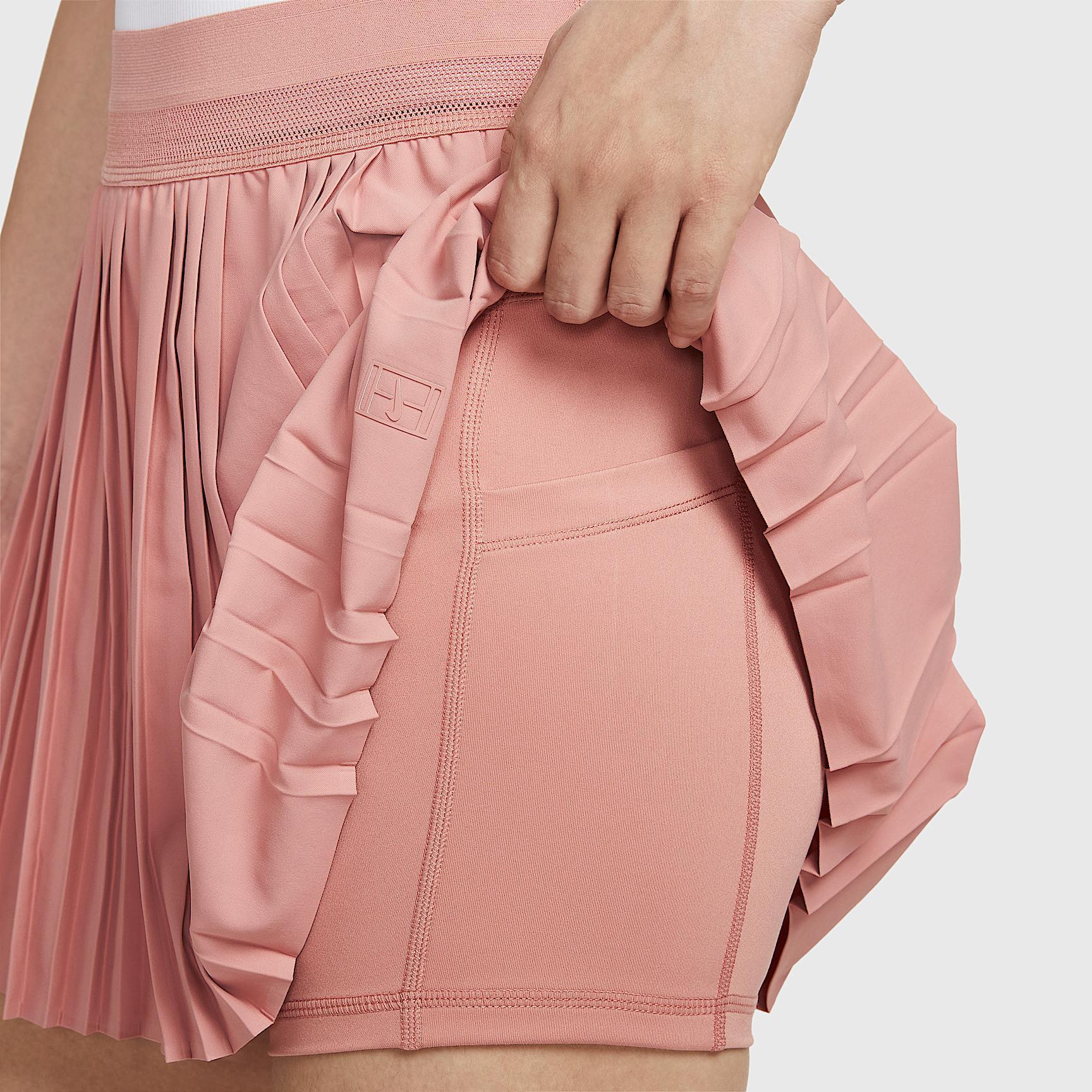 NikeCourt Advantage Women's Dri-FIT Pleated Tennis Skirt Product Image