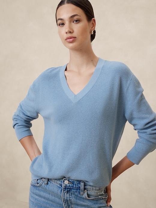 Ribbed Lightweight V-Neck Sweater Product Image
