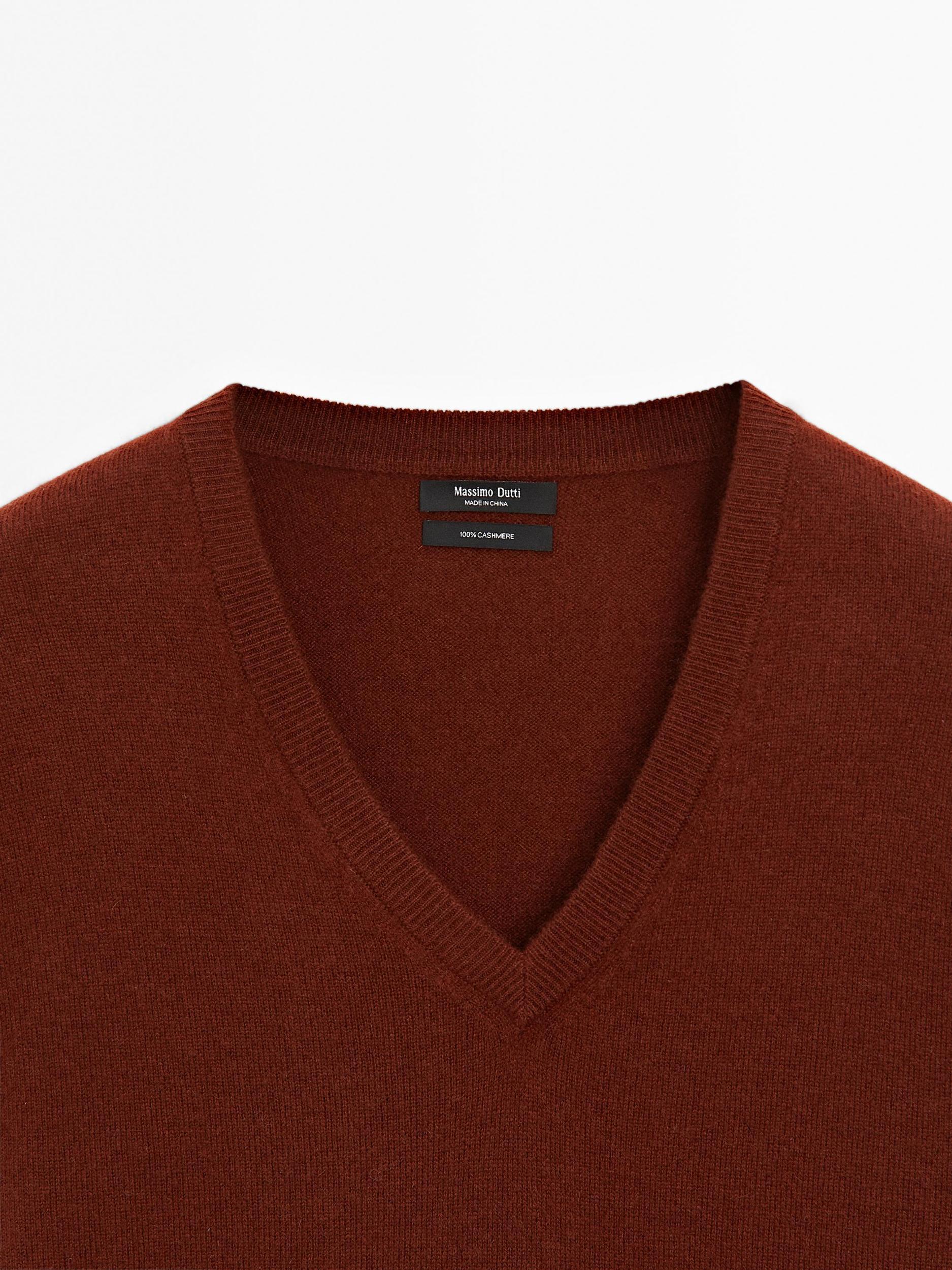Knit 100% cashmere V-neck sweater Product Image