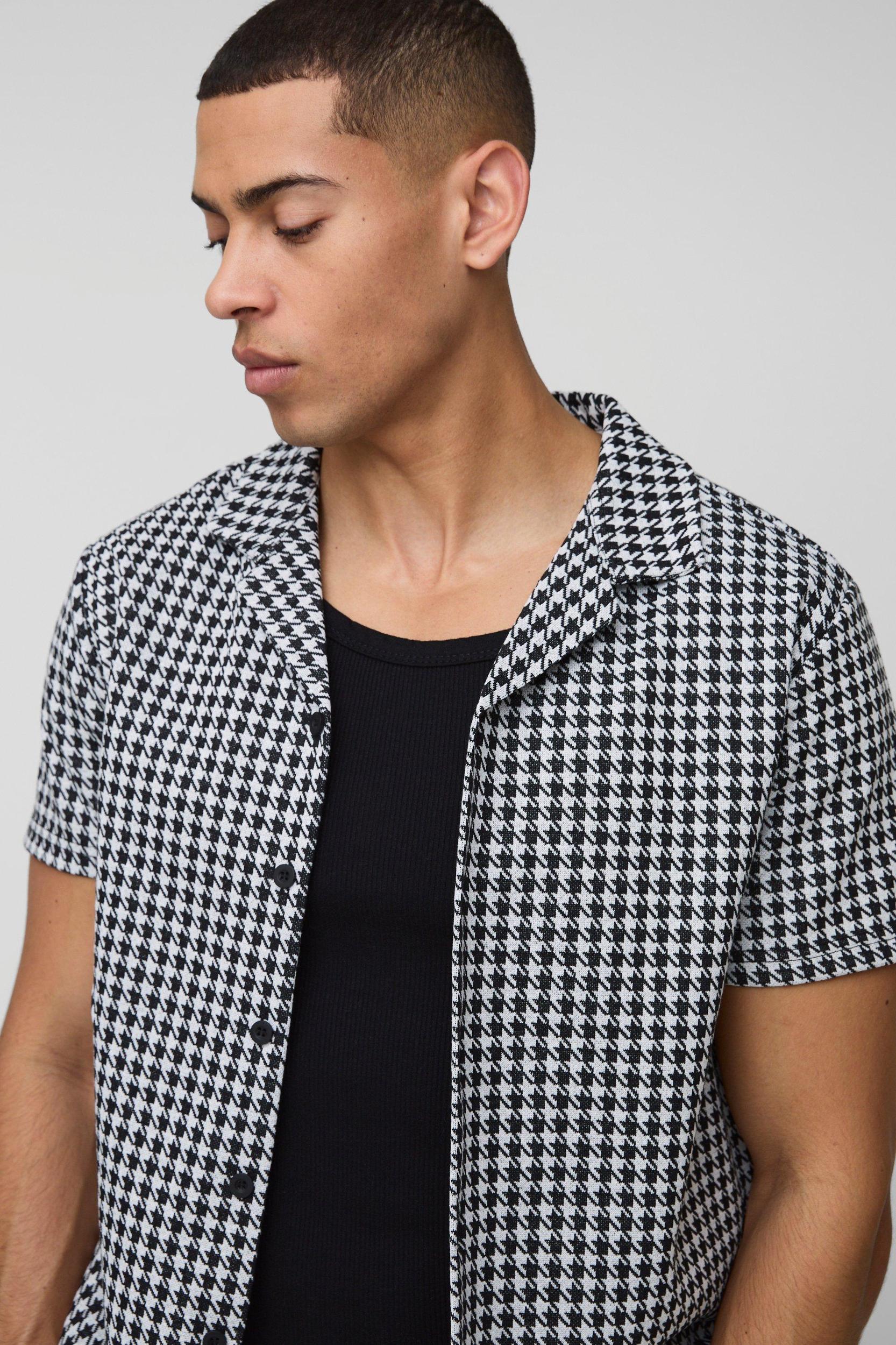 Houndstooth Regular Revere Short Sleeve Shirt | boohooMAN USA Product Image