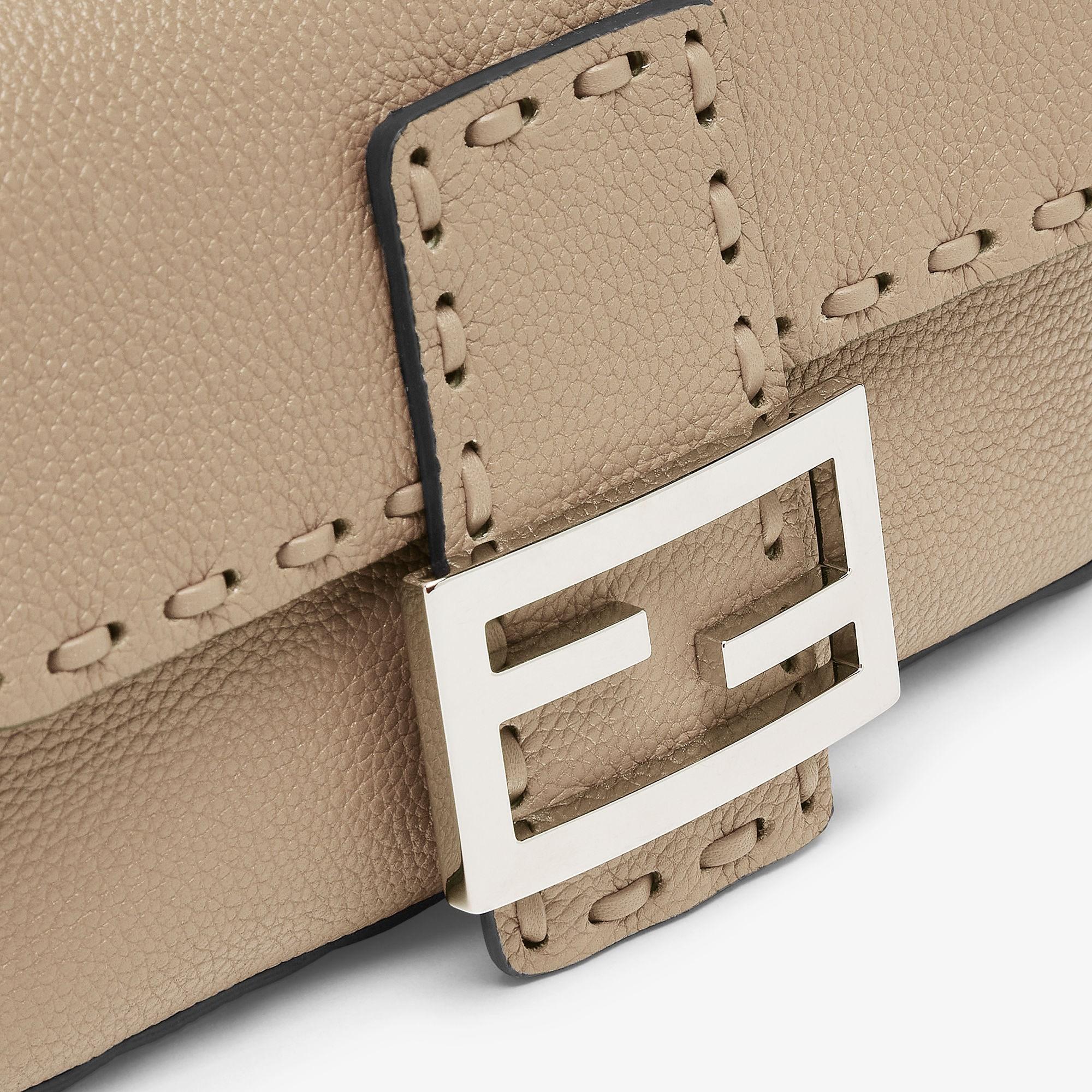 Baguette MiniDove gray Selleria bag with 309 hand-sewn topstitches Product Image