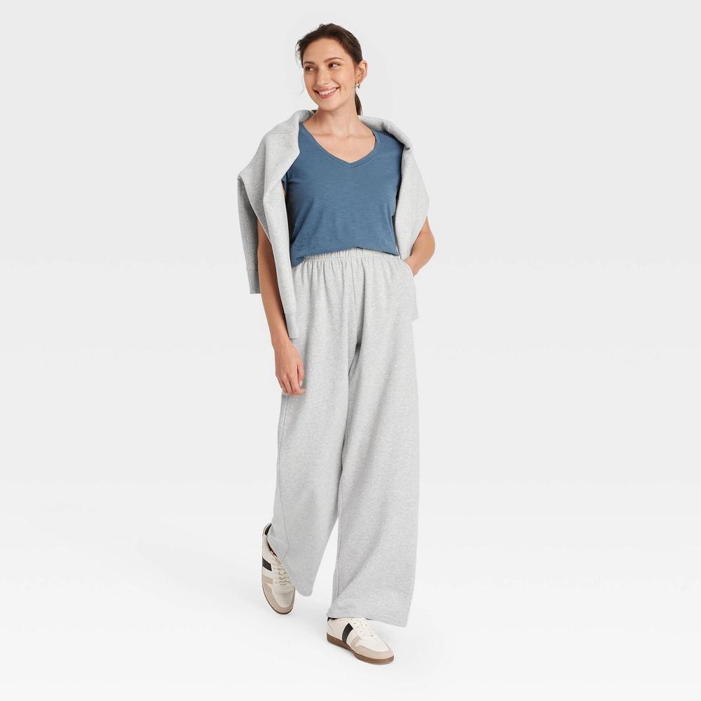 Women's High-Rise Wide Leg Sweatpants - Universal Thread™ Heather Gray XL Product Image