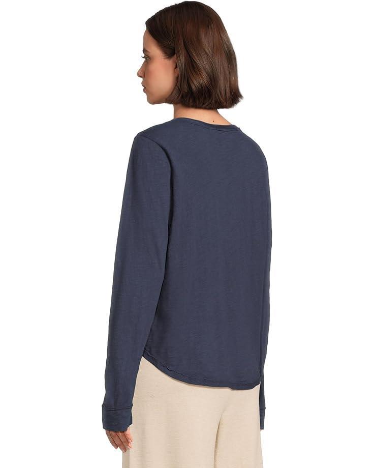 3/4 Sleeve V-Neck Tee with Curved Hem Product Image
