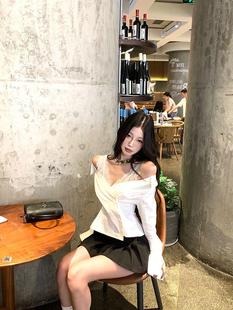 Sleeveless Lace Top / Long-Sleeve Wrapped Top Product Image