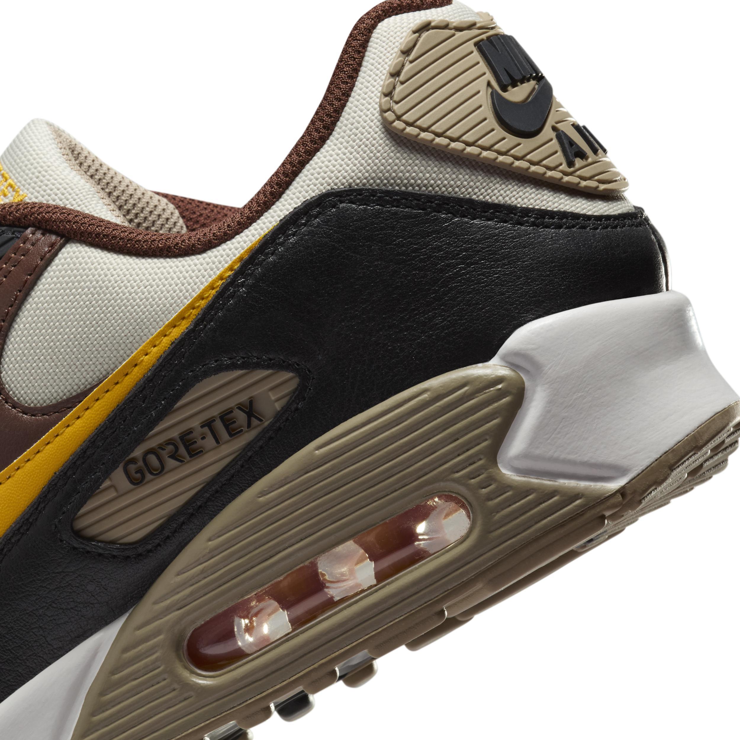 Nike Men's Air Max 90 GORE-TEX Winterized Shoes Product Image