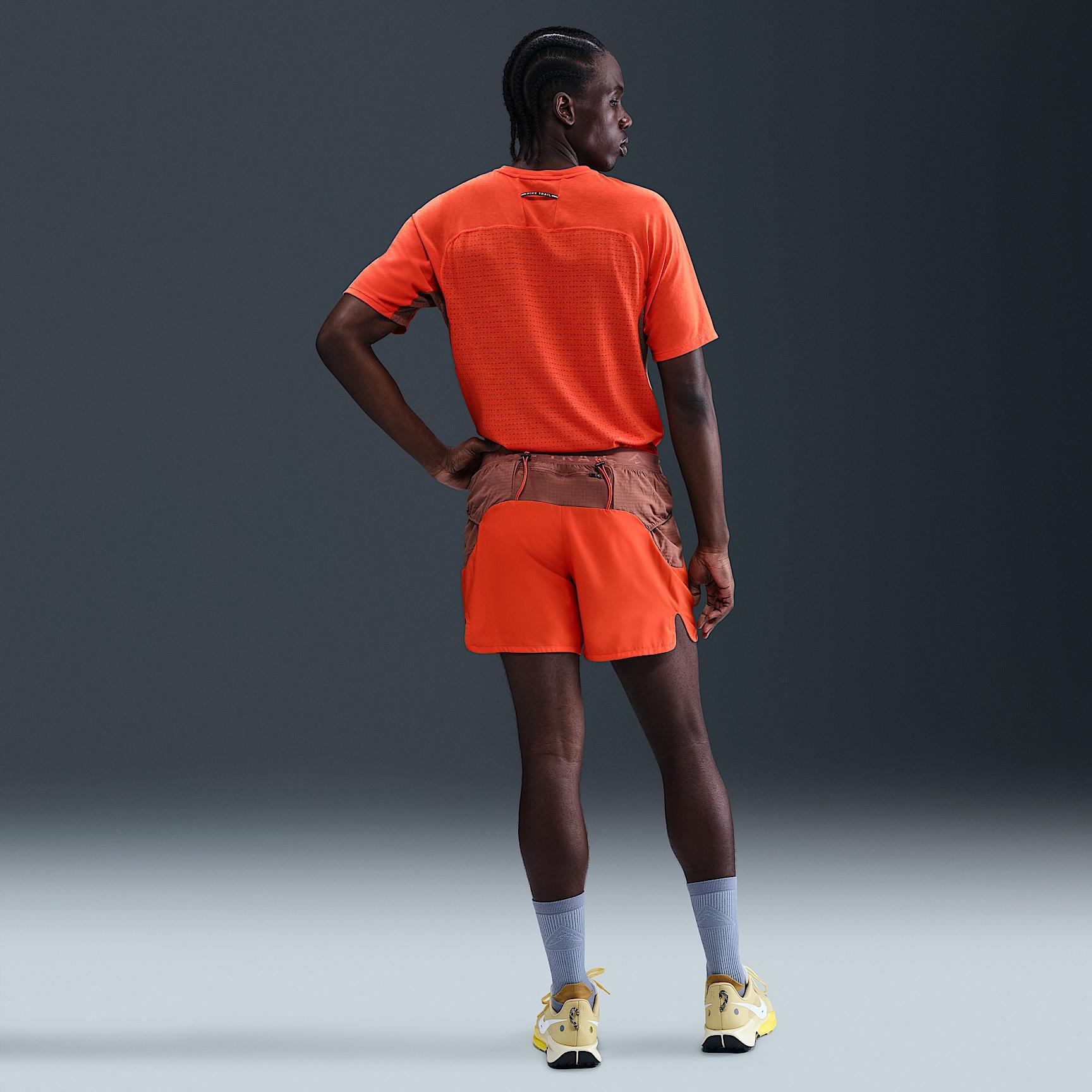 Nike Men's Solar Chase Dri-FIT ADV Short-Sleeve Running Top Product Image