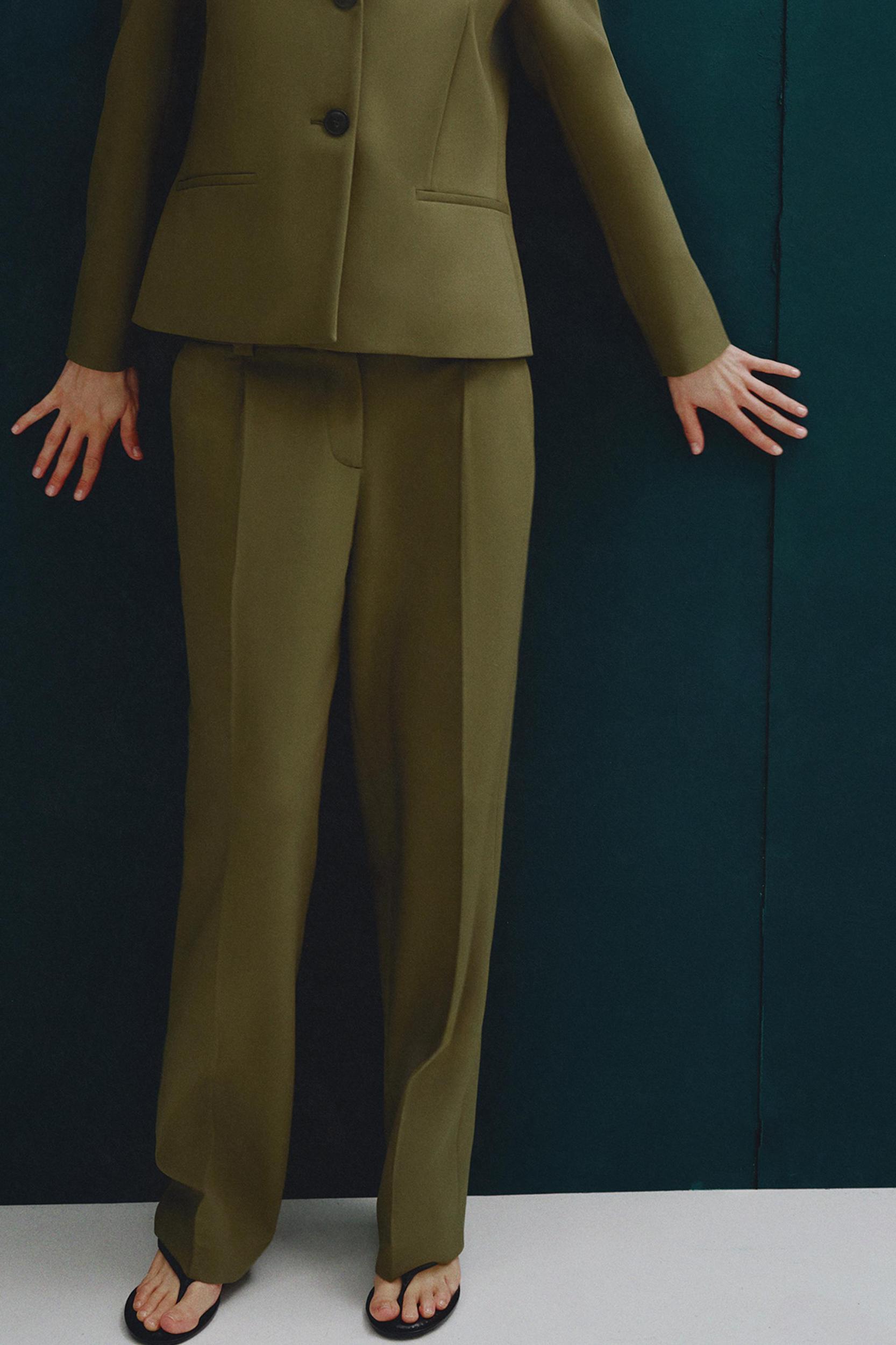 STRAIGHT CUT PLEATED PANTS Product Image