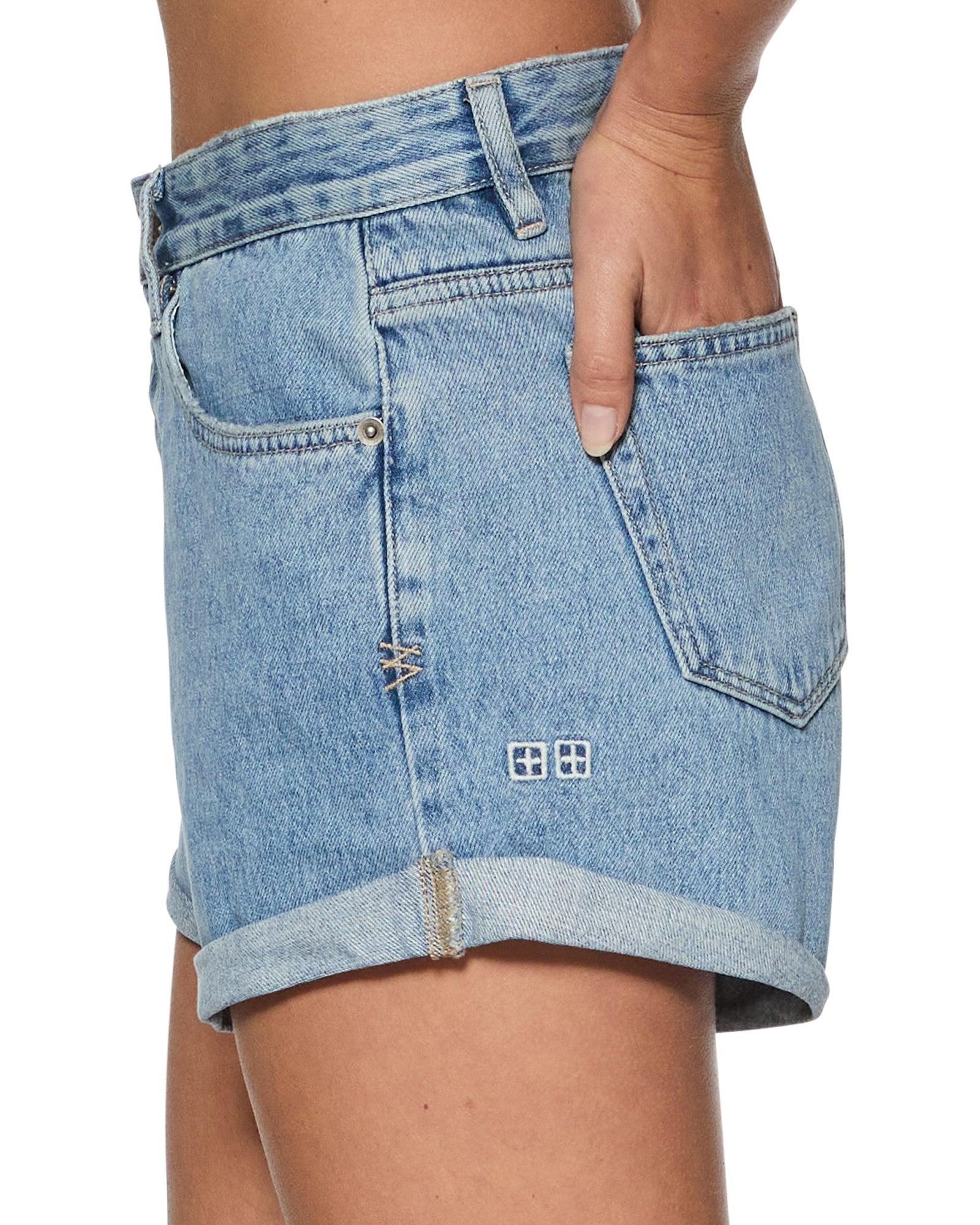 ROLLIN OUT AUTHENTIK Female Product Image