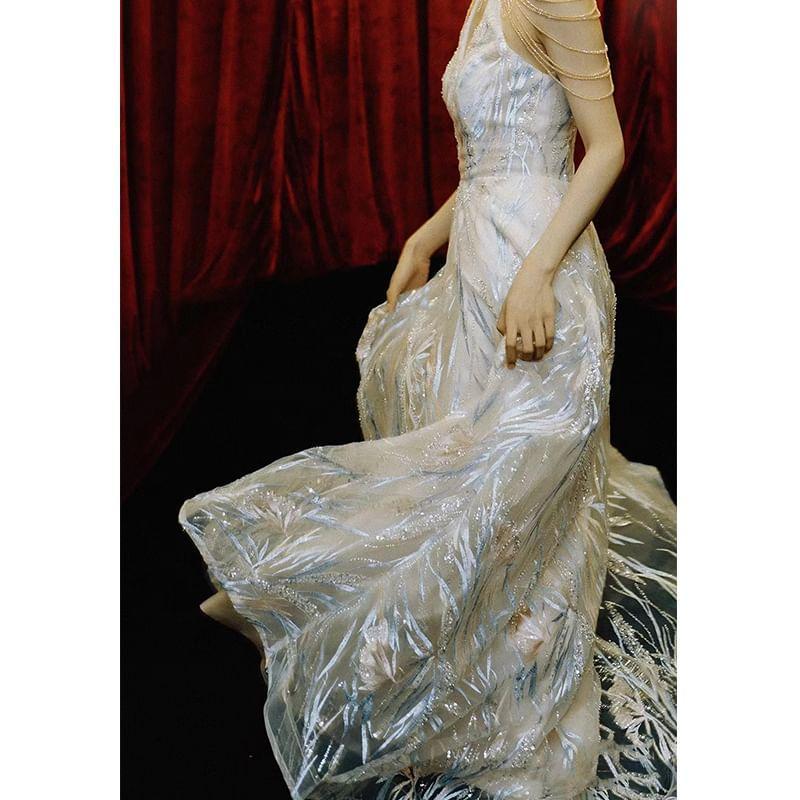 Halter V-Neck Cold Shoulder Sequin Fringed A-Line Evening Gown Product Image