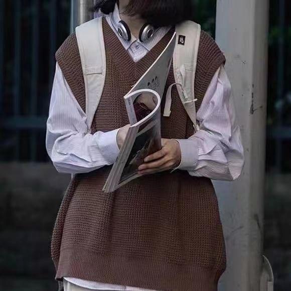 V-Neck Plain Knit Sweater Vest Product Image