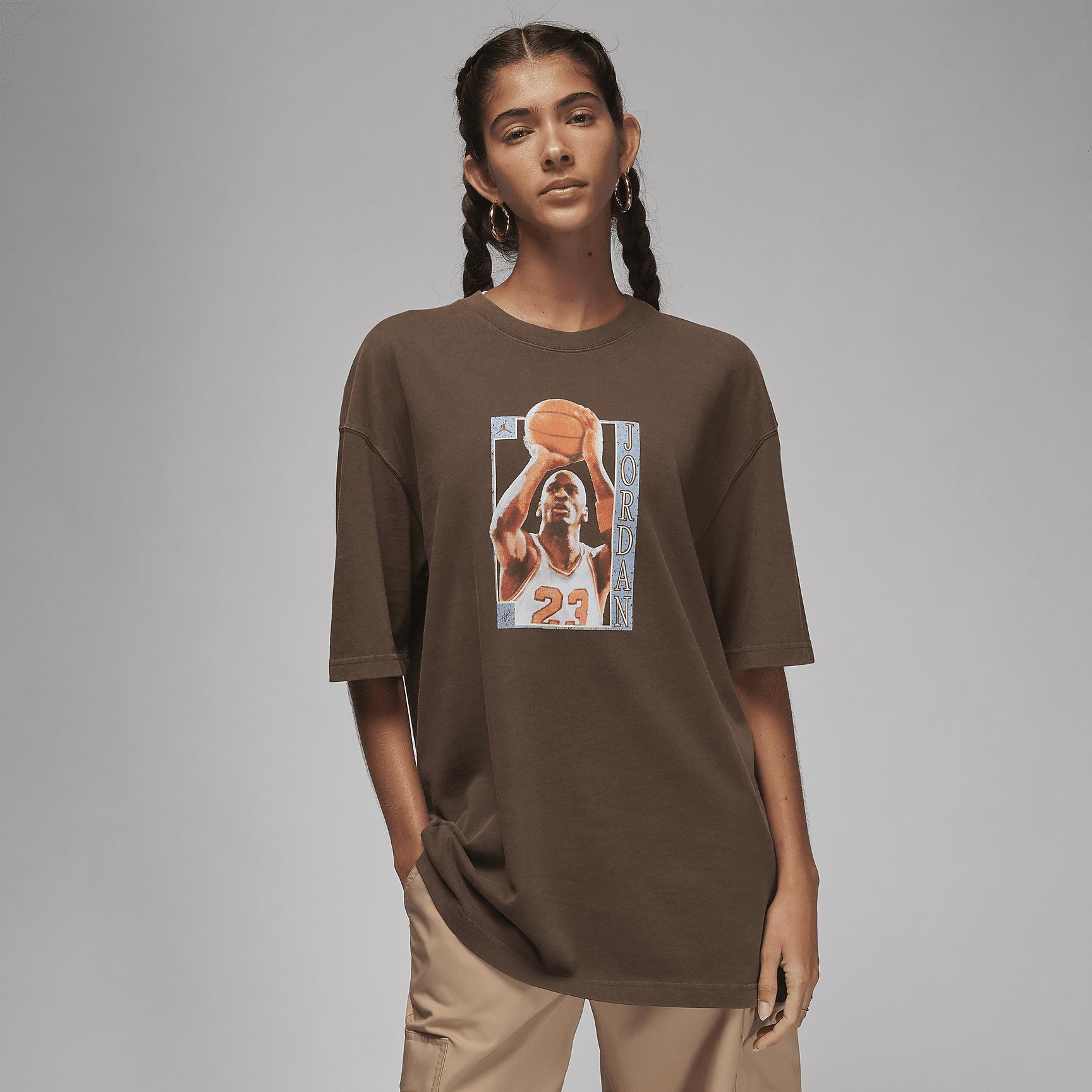 Jordan Women's Oversized Graphic T-Shirt Product Image