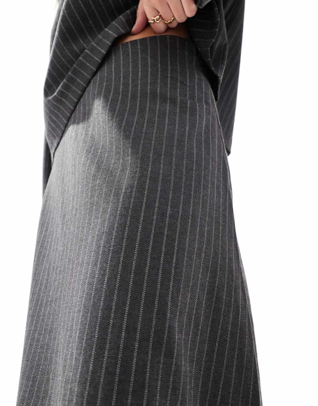 Object volume midi skirt in gray pinstripe - part of a set Product Image