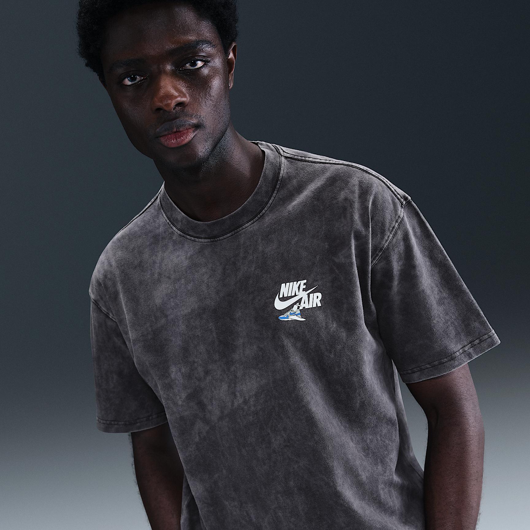 Nike Sportswear T-Shirt Product Image