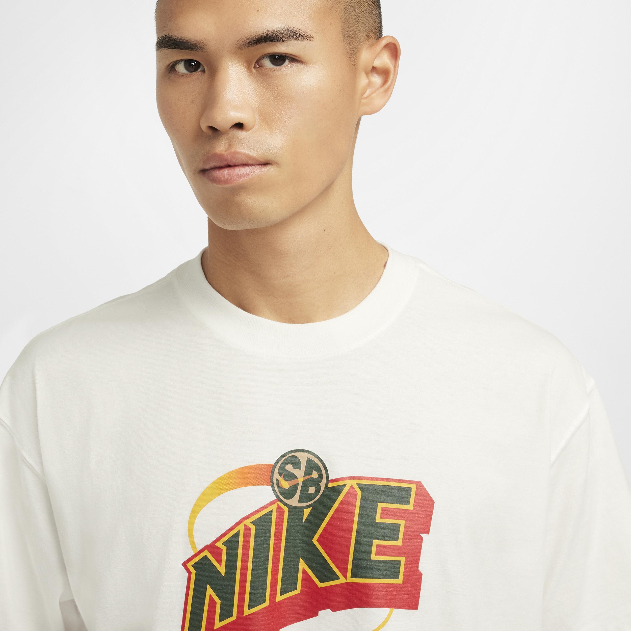 Nike Sportswear Men's Max90 T-Shirt Product Image