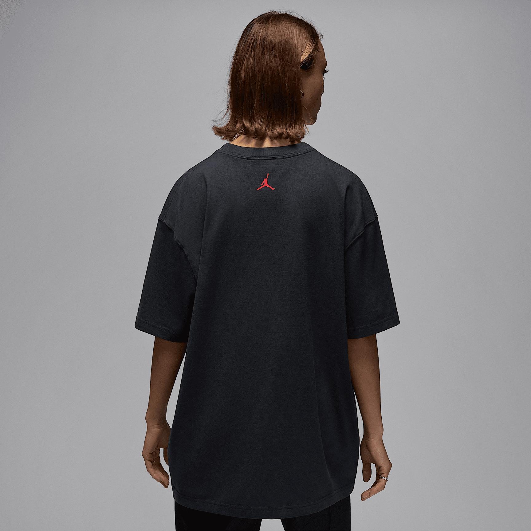 Women's Jordan Oversized Short-Sleeve Graphic T-Shirt Product Image