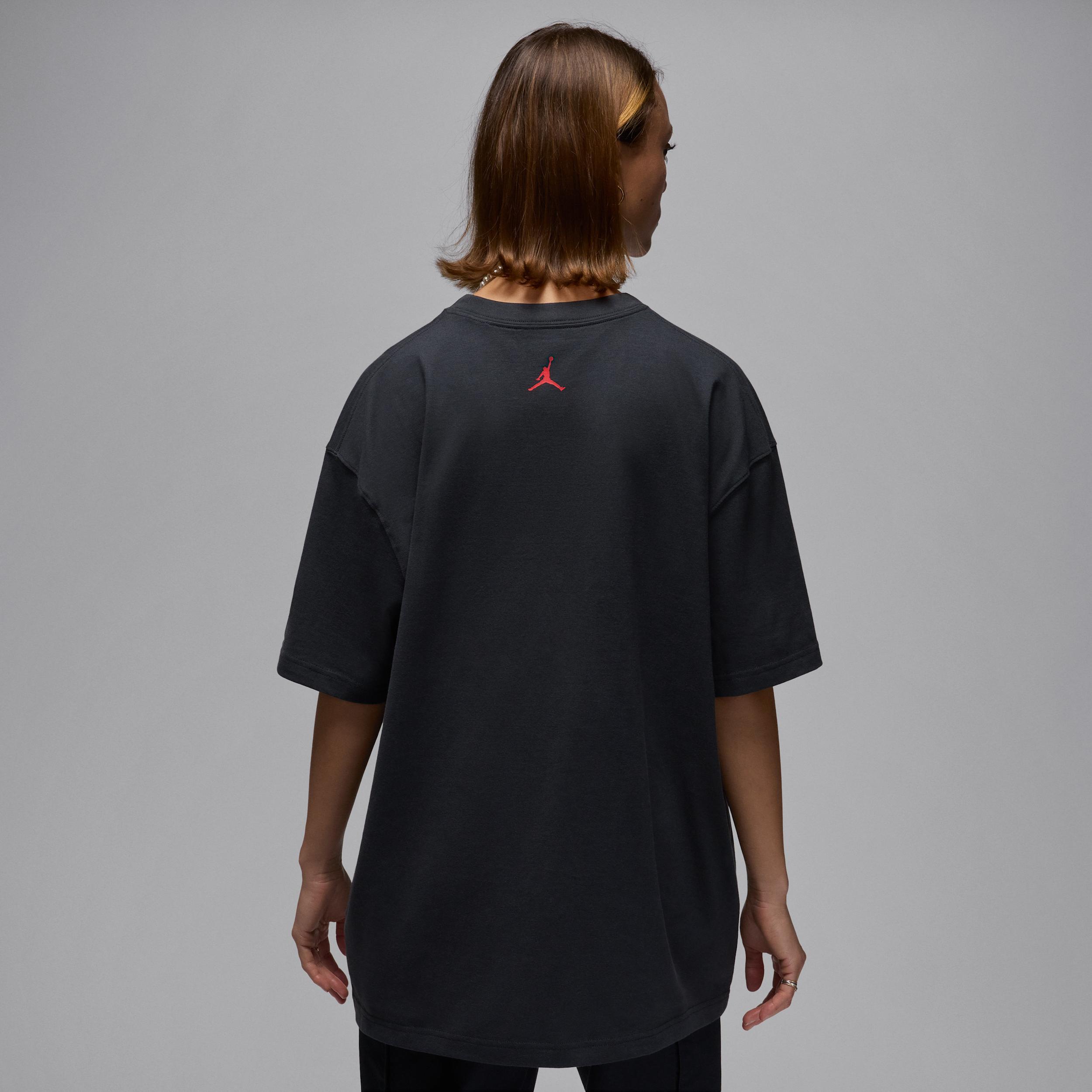 Women's Jordan Oversized Short-Sleeve Graphic T-Shirt Product Image