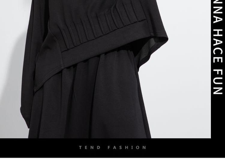 Crew Neck Plain Pintuck Pullover Product Image