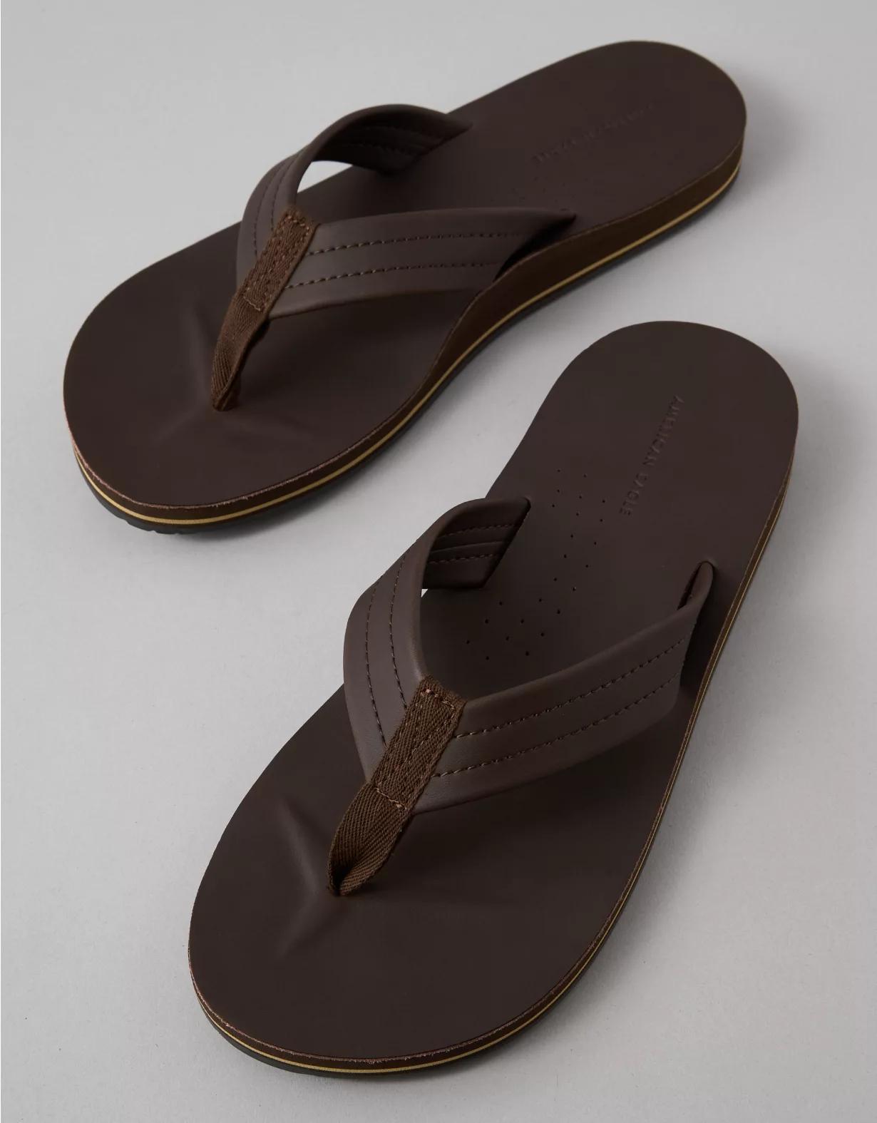 AE Men's Classic Leather Flip Flop Product Image