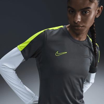 Nike Dri-FIT Academy Women's Short-Sleeve Soccer Top Product Image