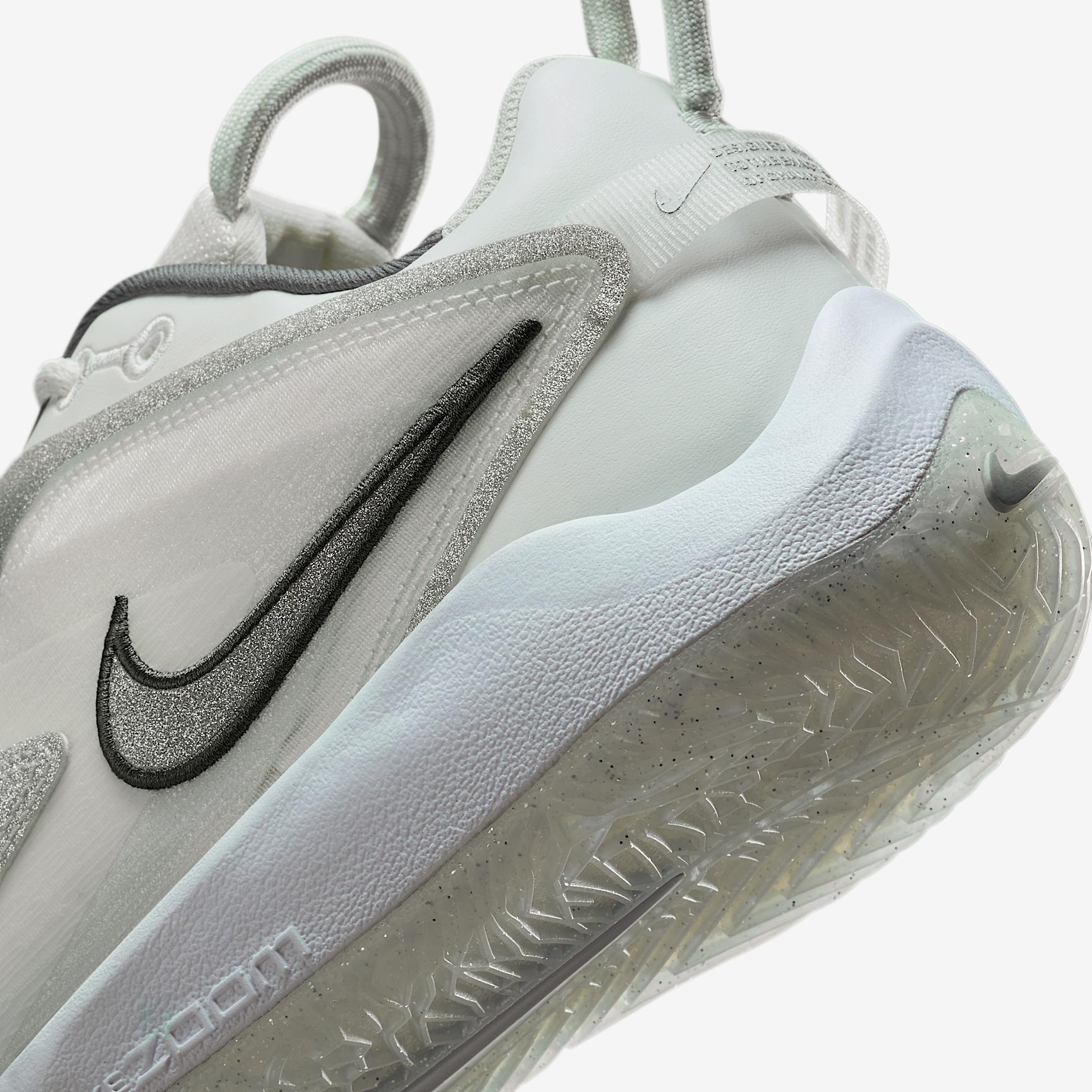 Nike HyperAce 3 SE Volleyball Shoes Product Image