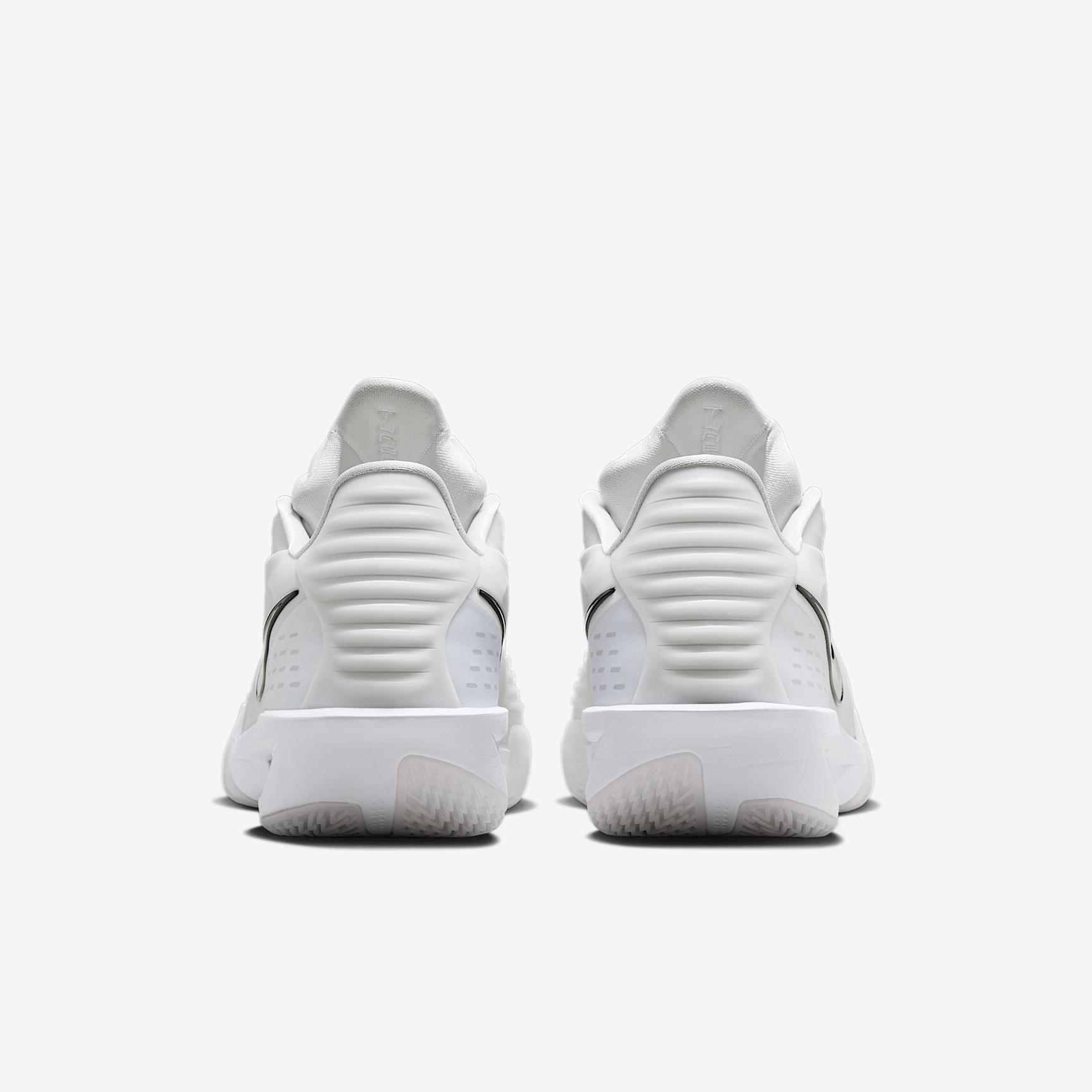 Nike G.T. Cut 3 Turbo Basketball Shoes Product Image