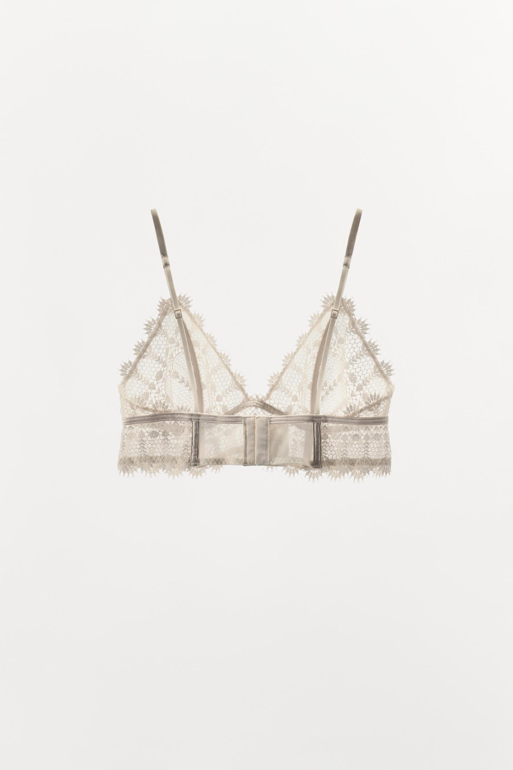 GUIPURE LACE TRIM TRIANGLE BRALETTE Product Image