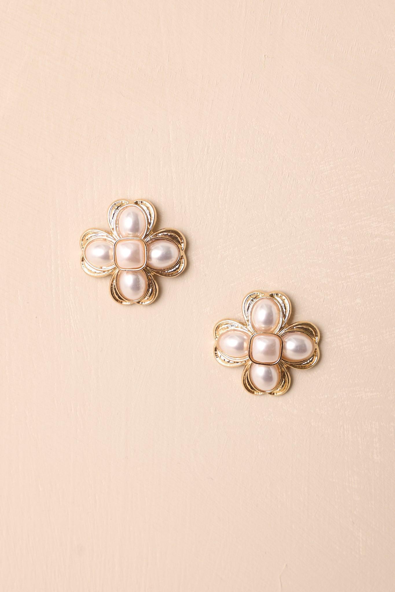 See The Good Gold & Ivory Pearl Earrings Product Image