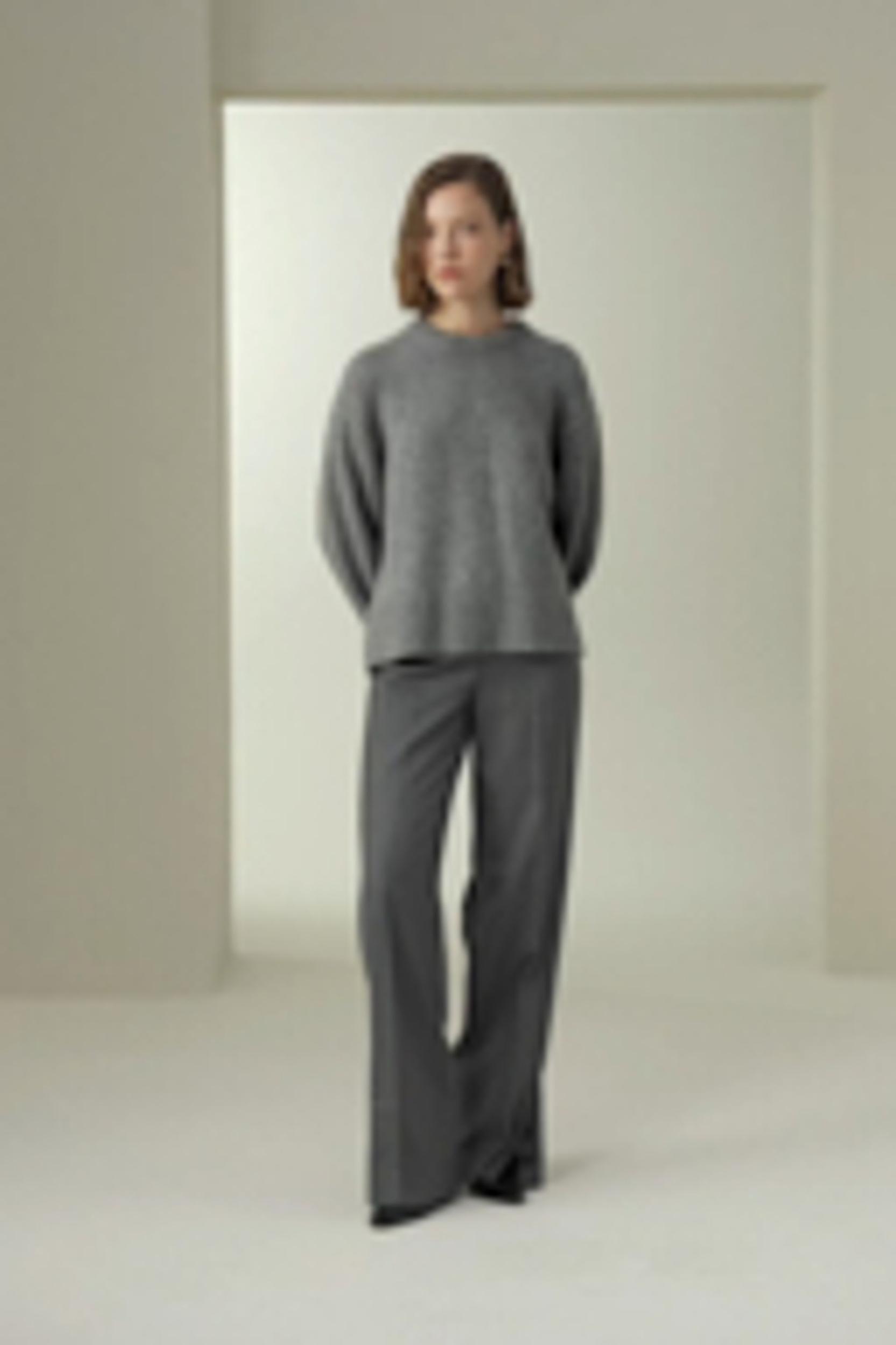 Boxy Crewneck Cashmere Sweater Product Image