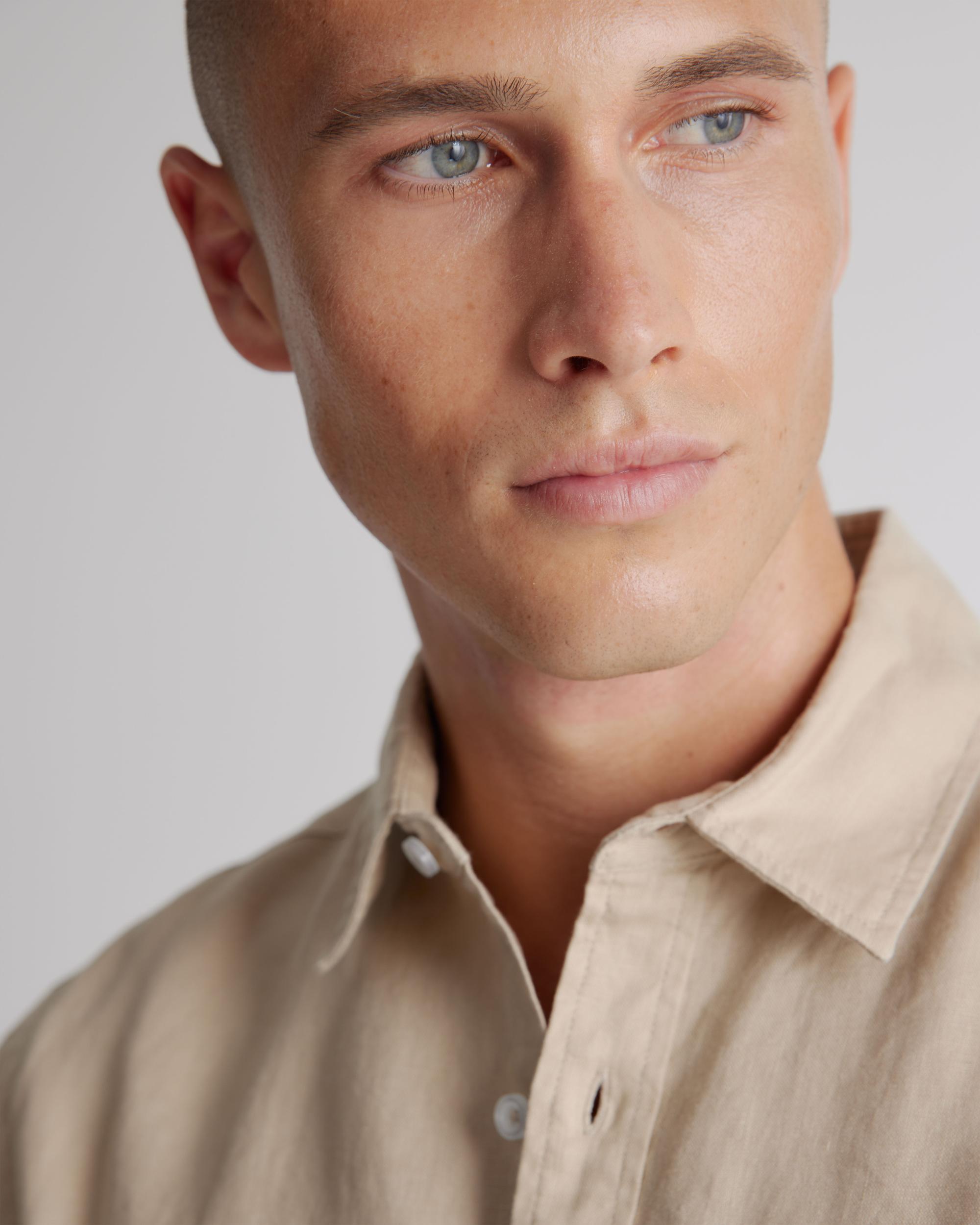 Quince | Men's 100% European Linen Relaxed Short Sleeve Shirt Product Image
