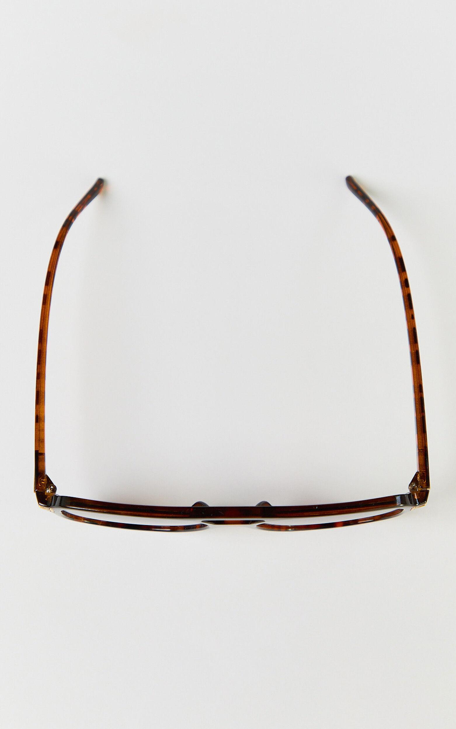 Vera Sunglasses - Square Sunglasses in Torte Product Image