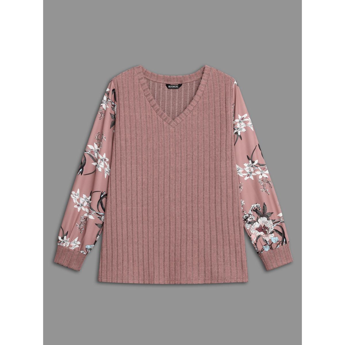 Plus Size V Neck Floral Patchwork Pit Strip T-shirt DustyPink Women Casual Texture Natural Flowers V-neck Loose Everyday T-shirts BloomChic 28/5X Product Image