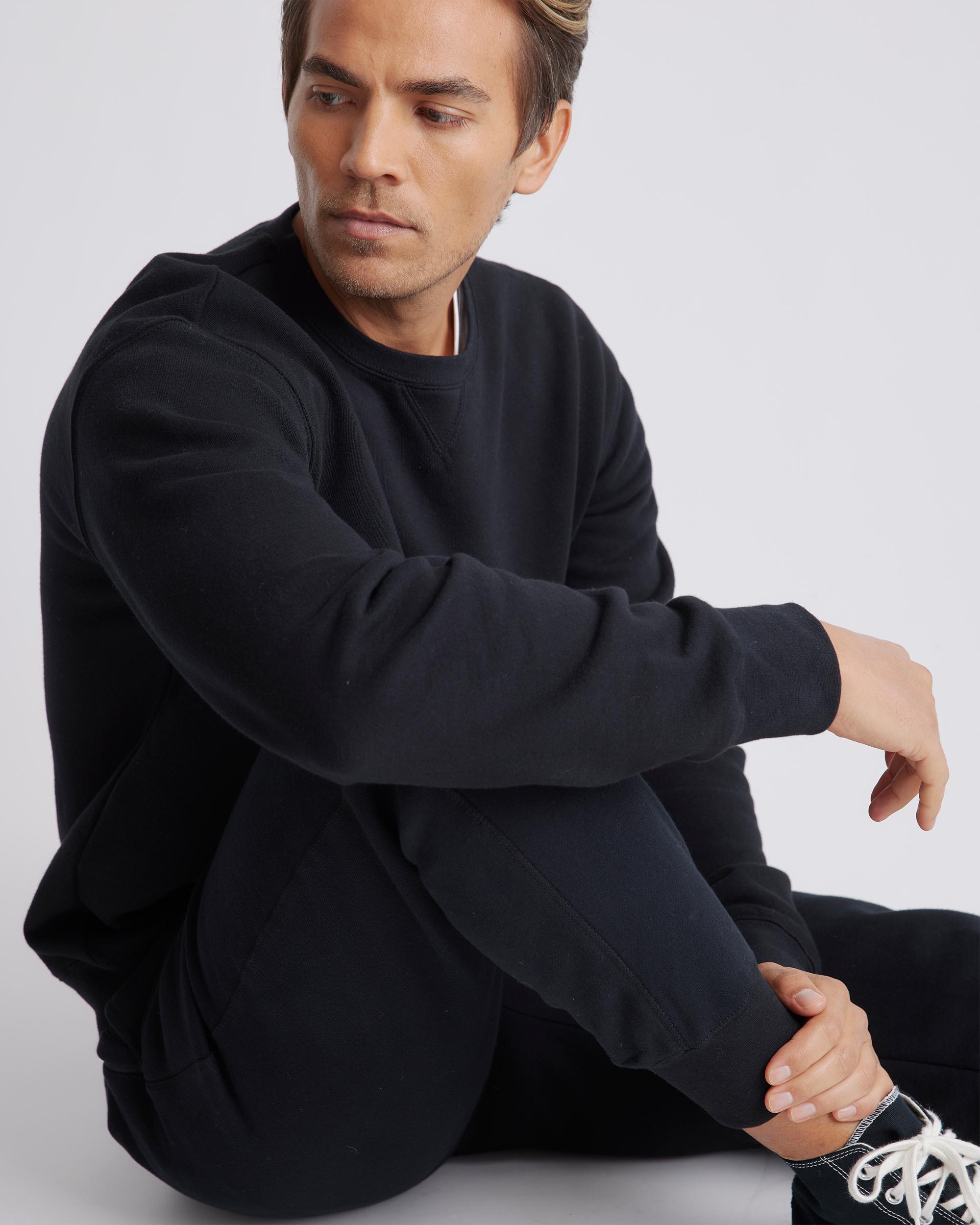 Quince | Men's Heavyweight Fleece Crew Sweatshirt in Blackmall, Organic Cotton Product Image